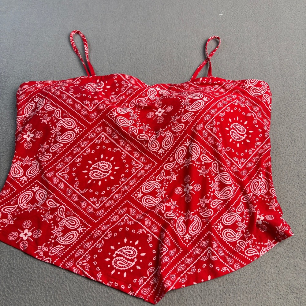 No Boundaries Red Bandana Print Cami Tank Top Paisley Sharkbite Hem XXXL 21